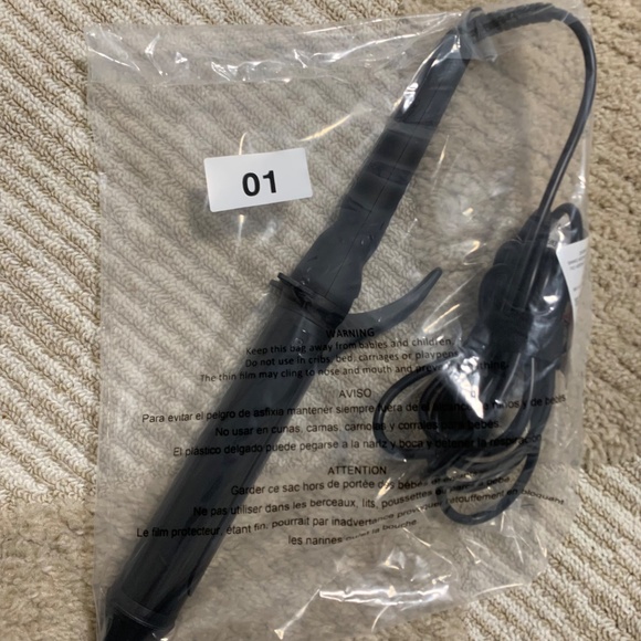 Bio Ionic Long Barrel Styler 1.5" Pro Curling Iron. Moisturizing Heat Tech - Picture 7 of 7